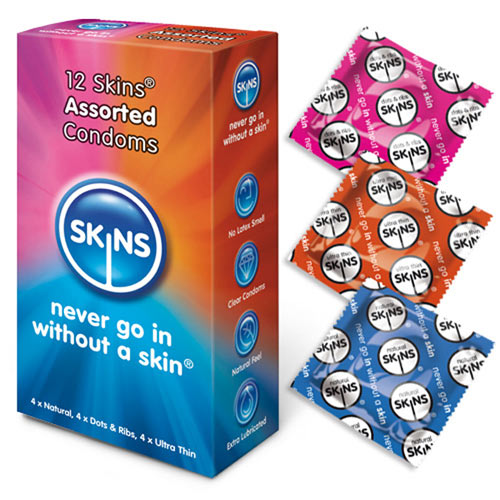 Комплект презервативи Skins различни видове 12 броя | цена 28.43 лв.