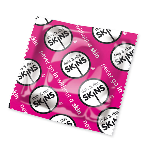 Комплект презервативи Skins на точки и грапавини 50 броя | цена 38.92 лв.